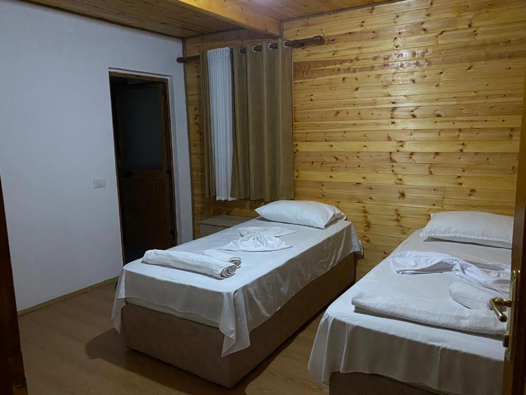 Bujtina Vellezerit Grrela Hotell Theth Exteriör bild